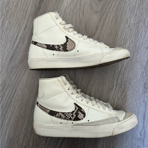 Women's Blazer Mid '77 Snakeskin - Picture 2 of 5